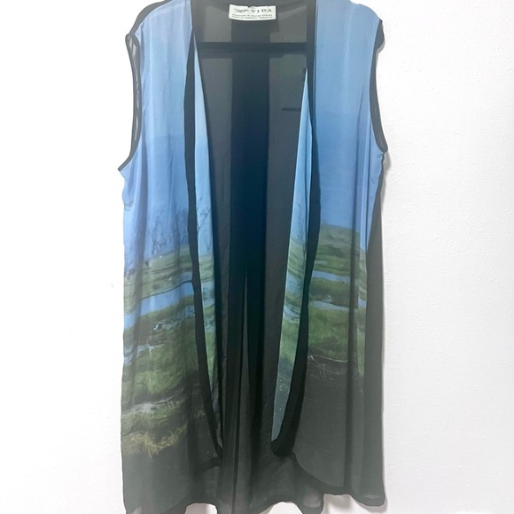 VIDA Blue and Black scenic Sleeveless Cardigan PLUS - Picture 10 of 12